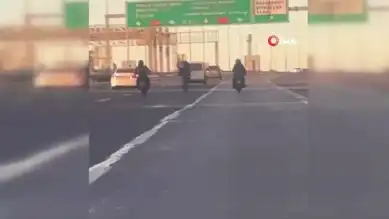 Otoyolda Tehlikeli Akrobasi: Trafik Felç
