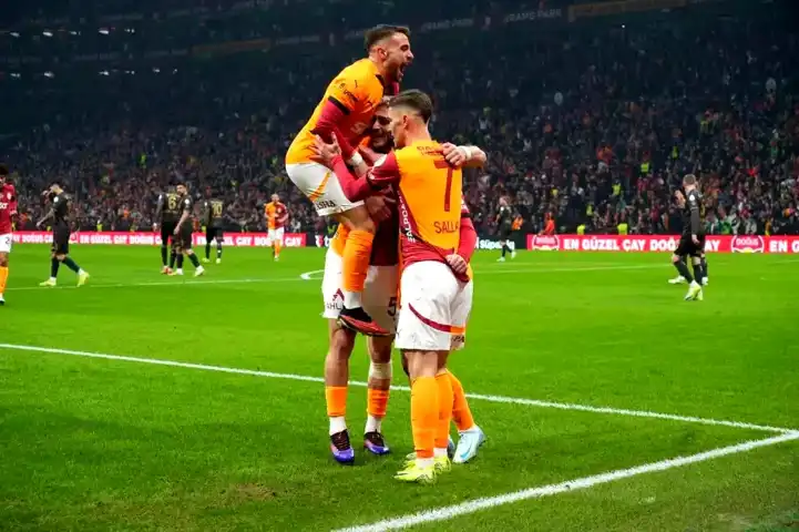 Galatasaray ve Fenerbahçe, Haftayı Zaferle Kapattı!